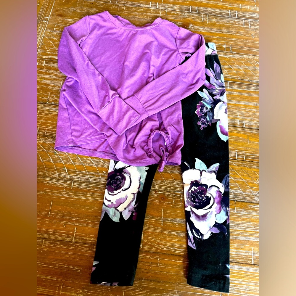 Girls XS Athlesiure Outfit